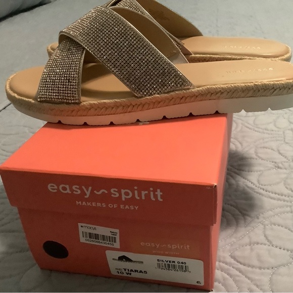 Easy Spirit Silver Sandals - Picture 4 of 9